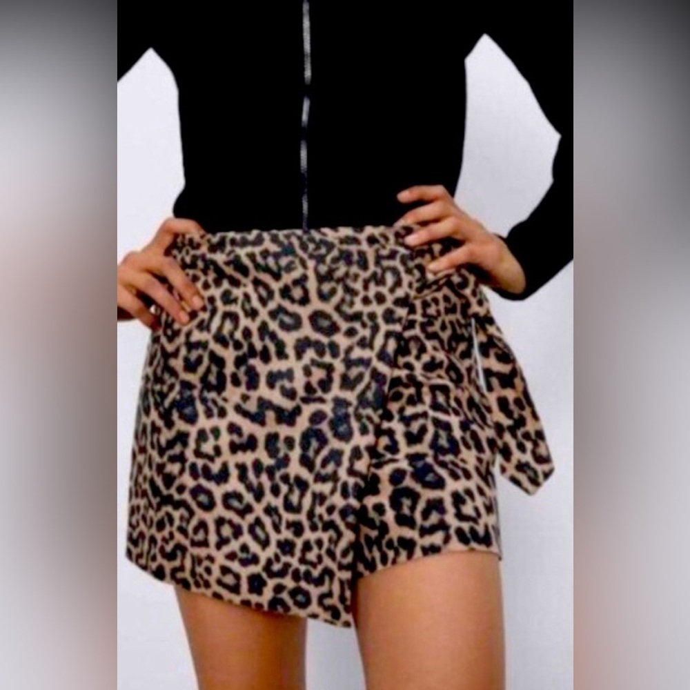 Zara wrap skort faux suede leopard print size Small